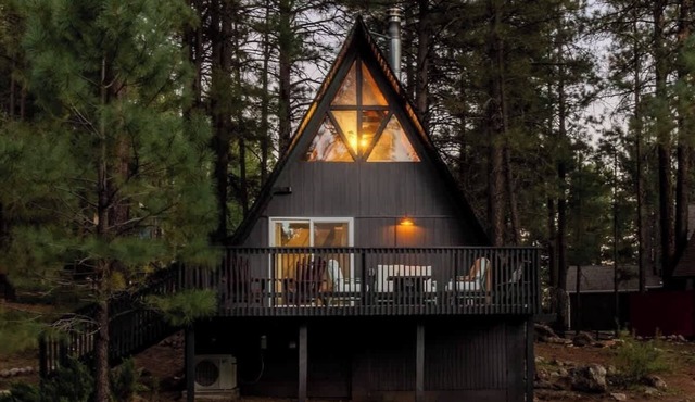 Flagstaff Forest Cabin/Hot Tub Getaway
