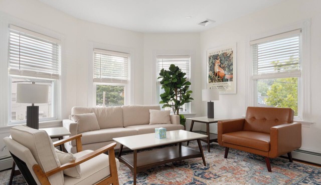 Fox Point 3BR - Near Brown, RISD & Downtown