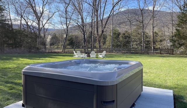 Game Room, Screen Porch, family-friendly, close to 151 wineries and hiking