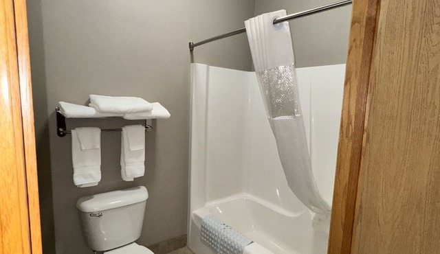 Garner Inn & Suites in Garner