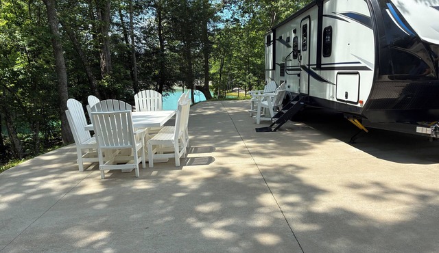 Gated Luxury Glamping at Diamond Acres – Near Grove Marina & Cumberland Falls