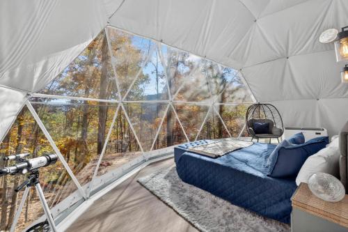 Glamping dome w fire pit & BBQ stargazing