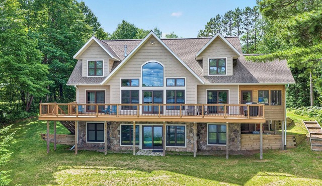Gliemwood II at Clam Lake | 5BR Lakefront Retreat