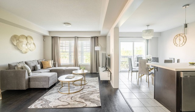 GLOBALSTAY Modern 3 BD House in Brampton