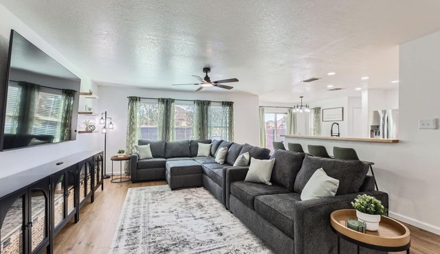 Gorgeous 5BR Gem w/Arcade Lackland BMT Seaworld!