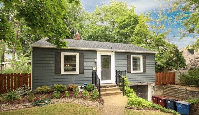 Graduation Home in the heart of beautiful Ann Arbor