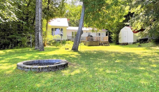 Great Value! Lasswade Lake Cottage Rental in North Kawartha