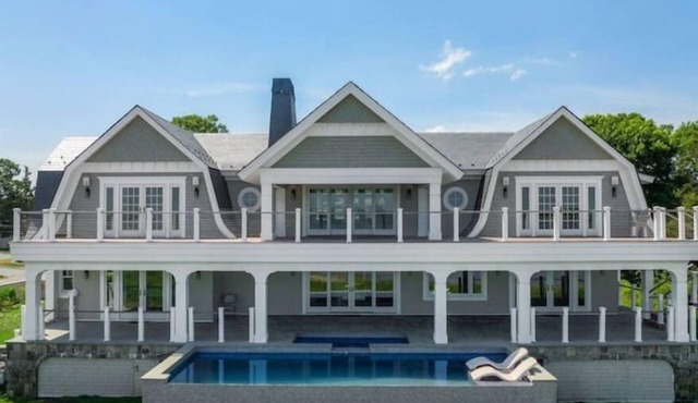Hamptons waterfront gem!
