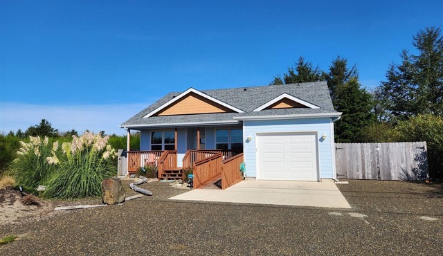 Heron Haven - Beautiful newer canal front home