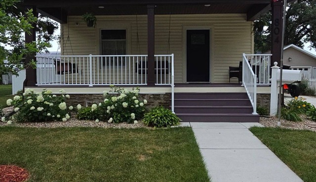 Hide Away Shanty -HAS. Charming and beautifully renovated 3-bedroom house.