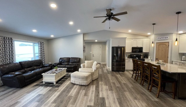 "Highlander" House 4 Bedroom, 3 Bath- Ackerman Valley