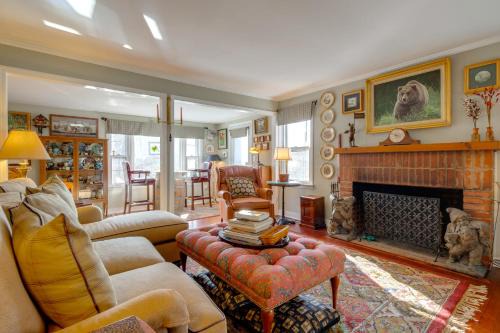 Hike, Sip & Explore! Blue Ridge Mtn Cabin w/Porch