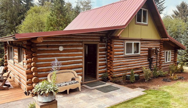 Historic 1896 Cabin Retreat on 70-Acre Private Forest