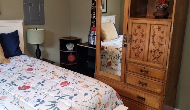 Historic Downtown Eagle 1/1 apt.