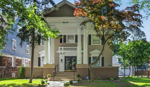 Historic East Ave Studio~Cozy~Walkable~Central5