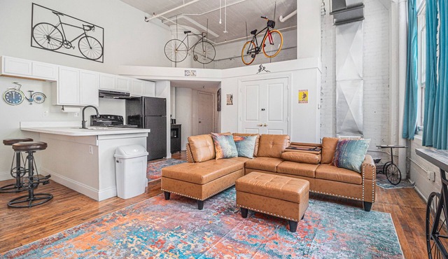 Historical Hudson Riverview Loft