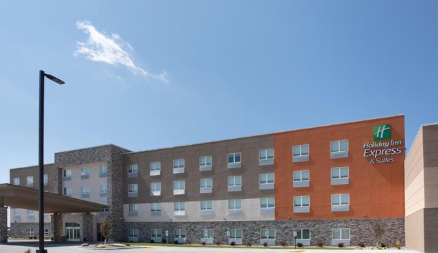 Holiday Inn Express & Suites Sioux City North - Event Center by IHG