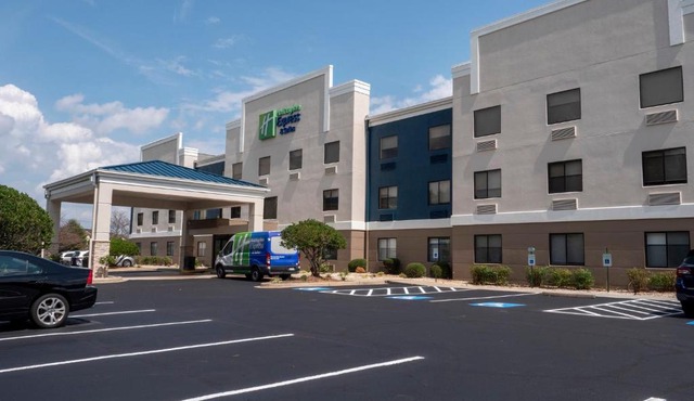 Holiday Inn Express & Suites Greenville Airport i85 by IHG