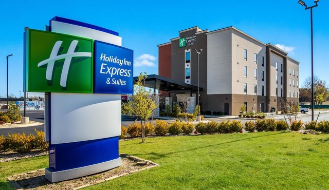 Holiday Inn Express & Suites Tulsa East - Catoosa by IHG