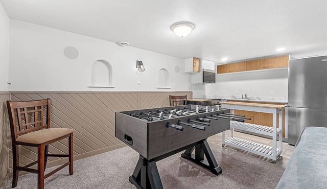 HotTub|TwoKitchens|CloseDennySanford|FamFriendly
