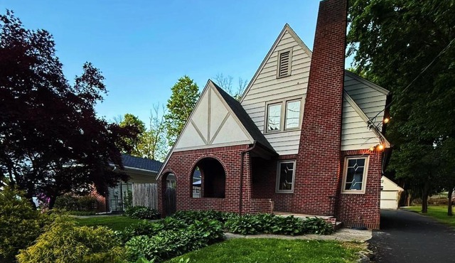 Huntington Village House 4BR Walk to everything
