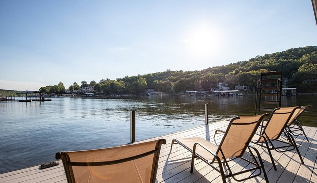 Ideal Cove with Amazing Dock, Kayaks & Fire Pit
