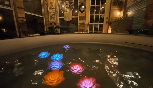 Intimacy Suite- AdultRoom-Spa House w/Hot Tub-420 Friendly-Hiking trails & more!