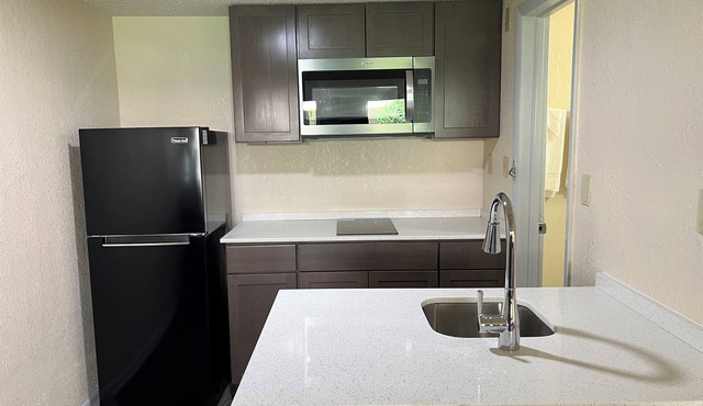 James River Inn & Suites