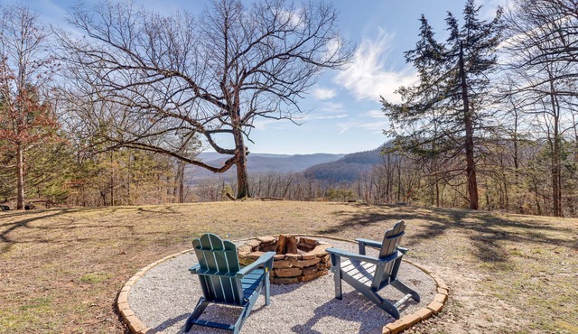 Jasper Cabin w/Fire Pit, Grill & Mountain Views!