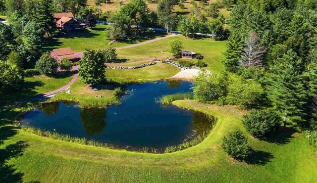 July 4th week open! Space, privacy, natural beauty, minutes to Okemo ski resort.