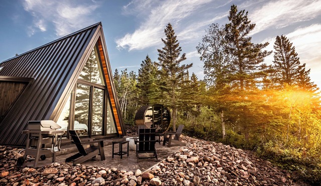 Kalliot: Lakefront Tiny A-Frame w/Barrel Sauna + EV Charger