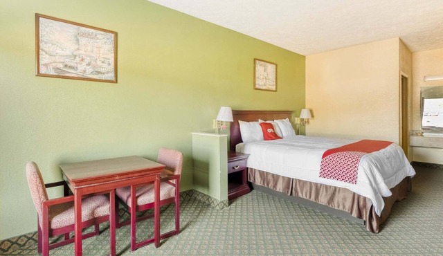 King Bed Accessible|Grenada MS in Grenada MS