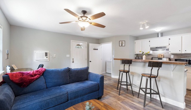 La Casita - Private Yard + Hill Country Escape
