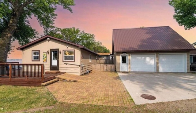 Lake It Easy Hideaway house on Lake Madison