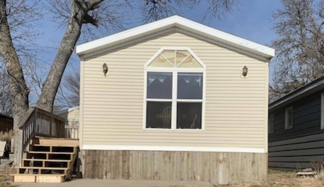Lake Poinsett Lakefront! Private Dock. 2 bed 2 bath