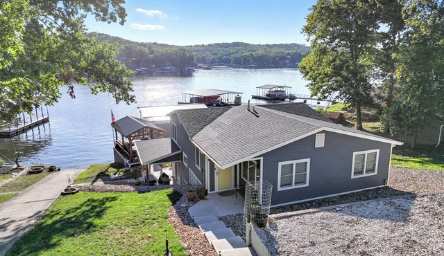 Lakefront 3BR/3BA N. Buck Creek Cove, Private Dock, Sleeps 12.