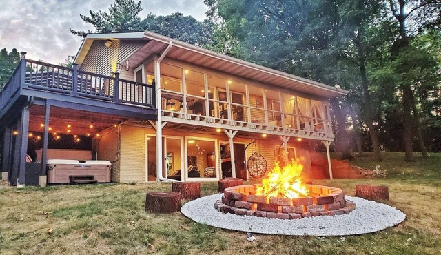 Lakefront Escape|Fireplace+Paddleboard+Hottub