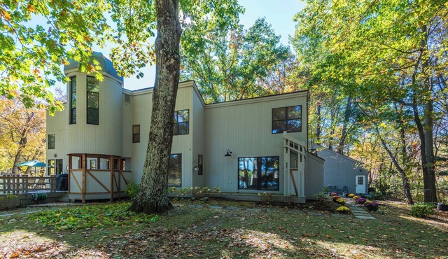 Lakefront Estate - Private Dock, Guest House & Room for 14