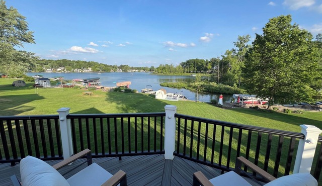 Lakefront Getaway on Murray Lake - Swim, Fish, Float, & Relax