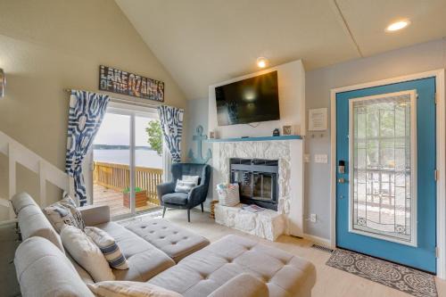 Lakefront Ozarks Home: Deck + Boat Dock!