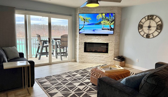 Lakefront Parkview Bay Condo/Amazing Views/Boat Slip