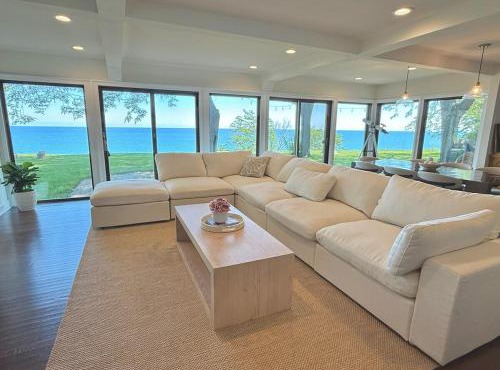 Lakehouse Estate with endless views of Lake Michigan