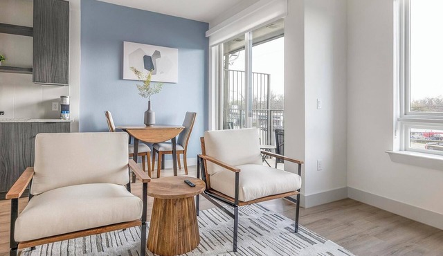 Landing | Beautiful 1BD, Gym, Rooftop Lounge