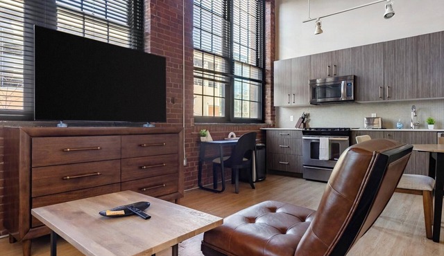 Landing | Beautiful Studio, Gym, Game Room