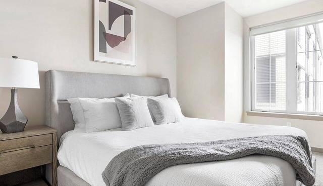 Landing | Chic 1BD, Courtyard, Rooftop Lounge