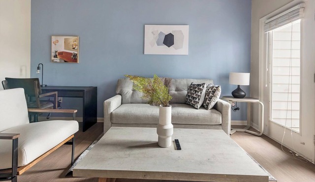 Landing | Incredible 1BD, Pool, Gym