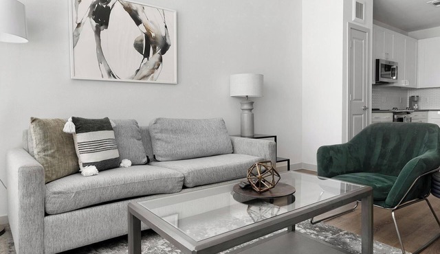Landing | Modern 1BD, Pool, Gym