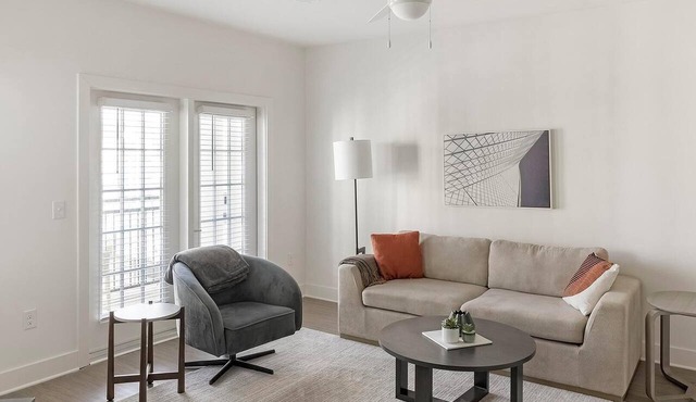 Landing | Spectacular 1BD, Pool, Gym