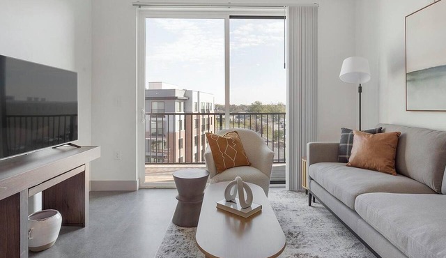 Landing | Spectacular 2BD, Pool, Gym