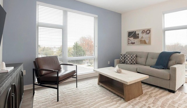 Landing | Spectacular 2BD, Gym, Courtyard